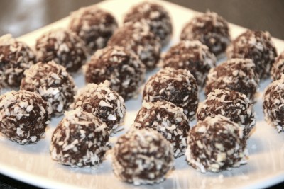 Personal Trainer Tips - Coconutty Black Forest Protein Balls